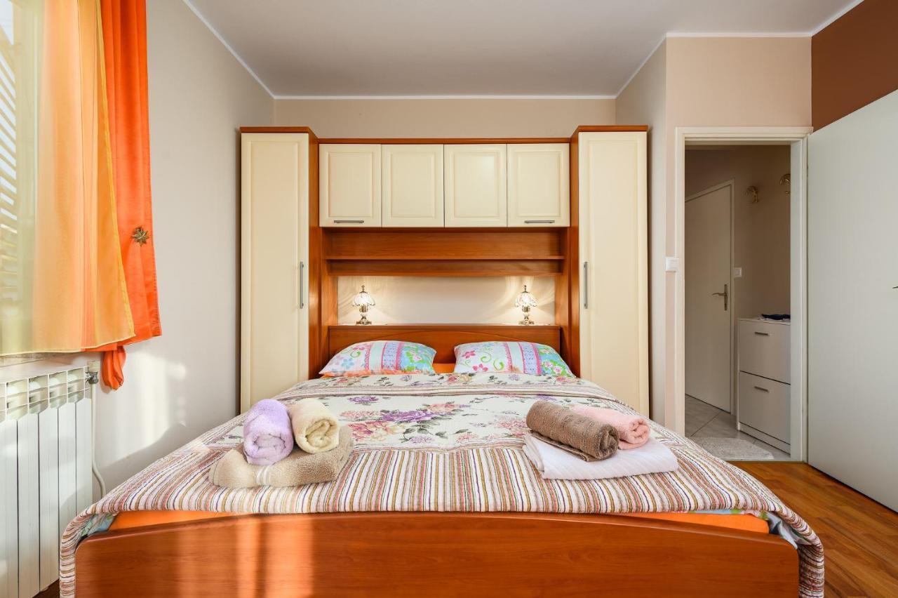 House Alma Apartment โปเรช ภายนอก รูปภาพ