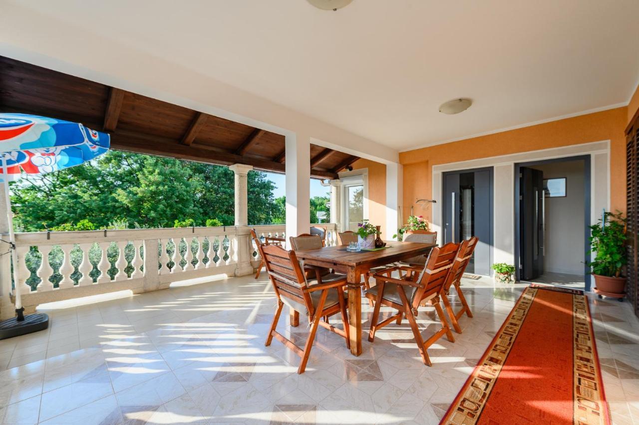 House Alma Apartment โปเรช ภายนอก รูปภาพ