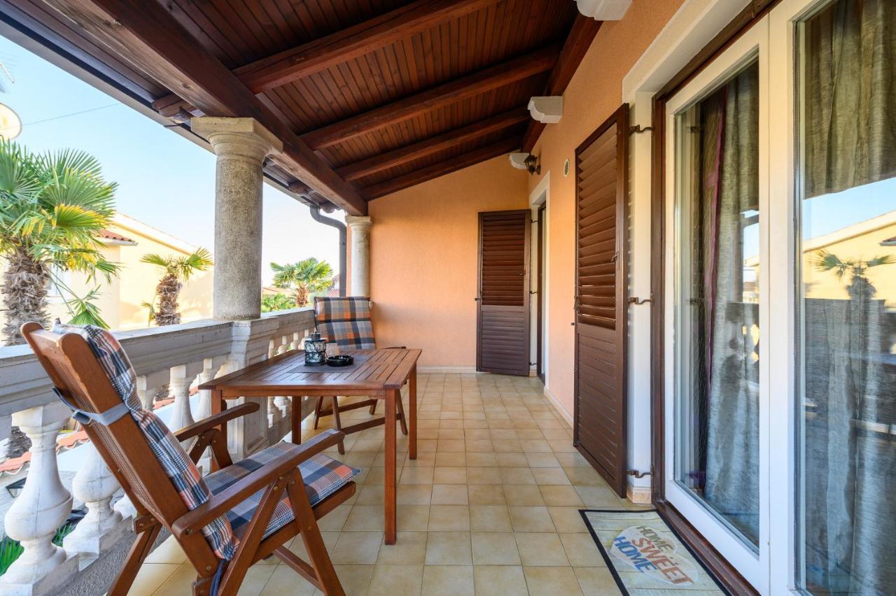 House Alma Apartment โปเรช ภายนอก รูปภาพ