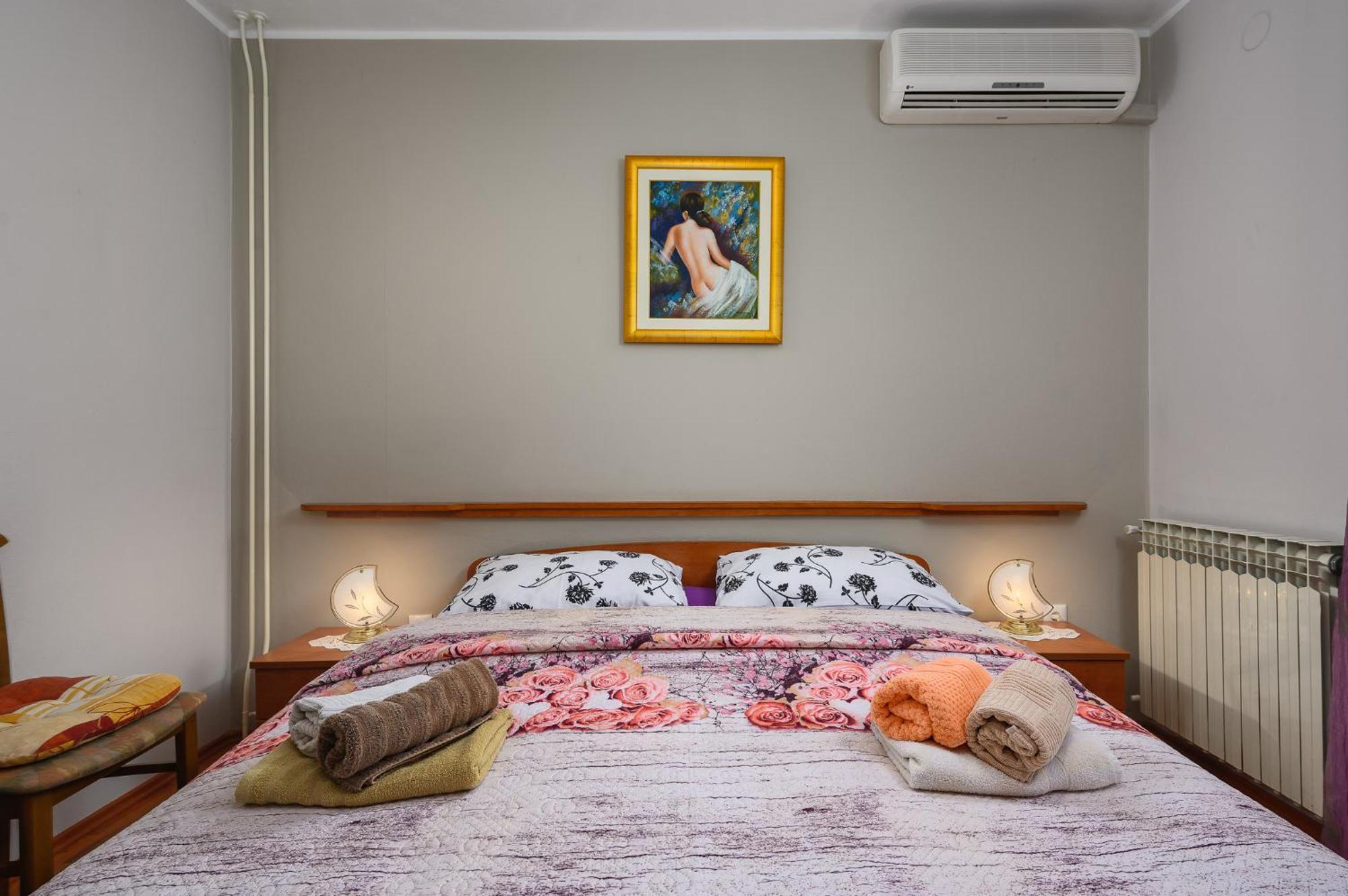 House Alma Apartment โปเรช ภายนอก รูปภาพ