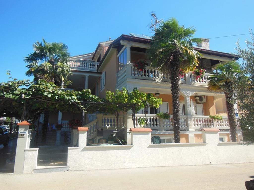 House Alma Apartment โปเรช ภายนอก รูปภาพ